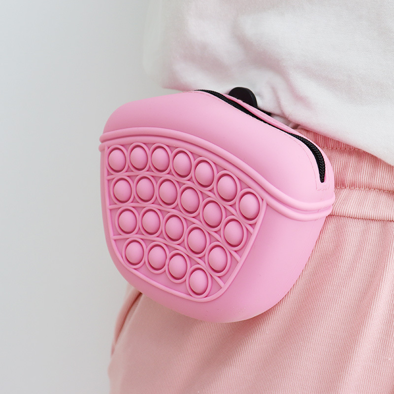 Bag Silicone Feed Dogs Treat Pouch Pet Training Bag Bundle Pocket Waist Pack Pet Portable Dog Training Waist Bag Treat Snack Bait Dogs Soft Washable Outdoor Feed Storage Pouch Food Reward Silica Bags - Image 5