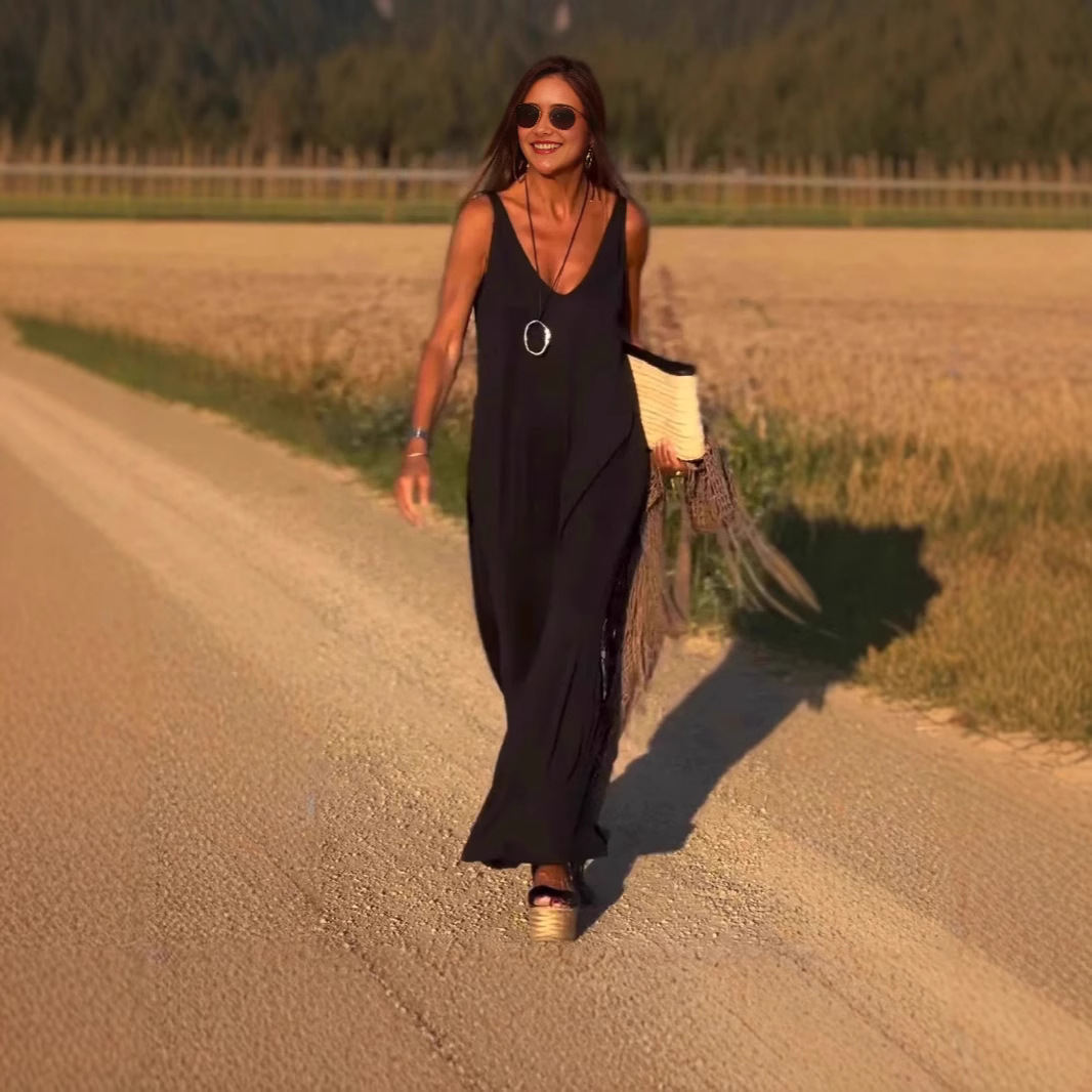 Female Sexy Trend V-neck Strap Dress - Image 4